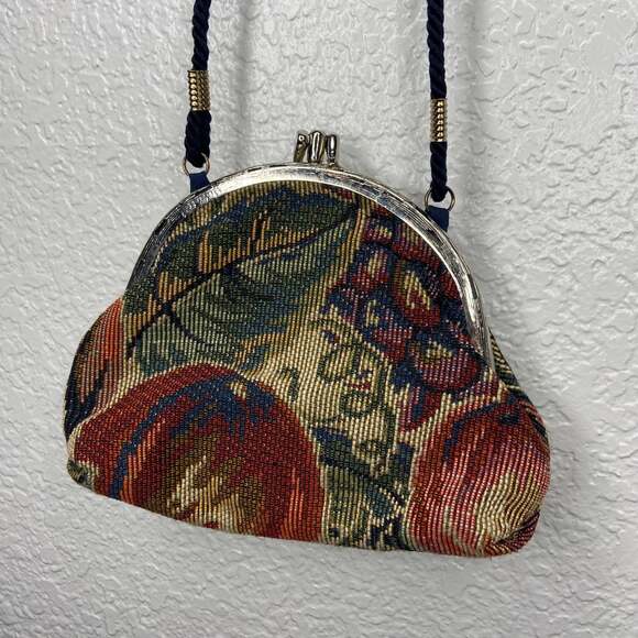 Vintage Handbags - Vintage Textured Fabric Clutch
